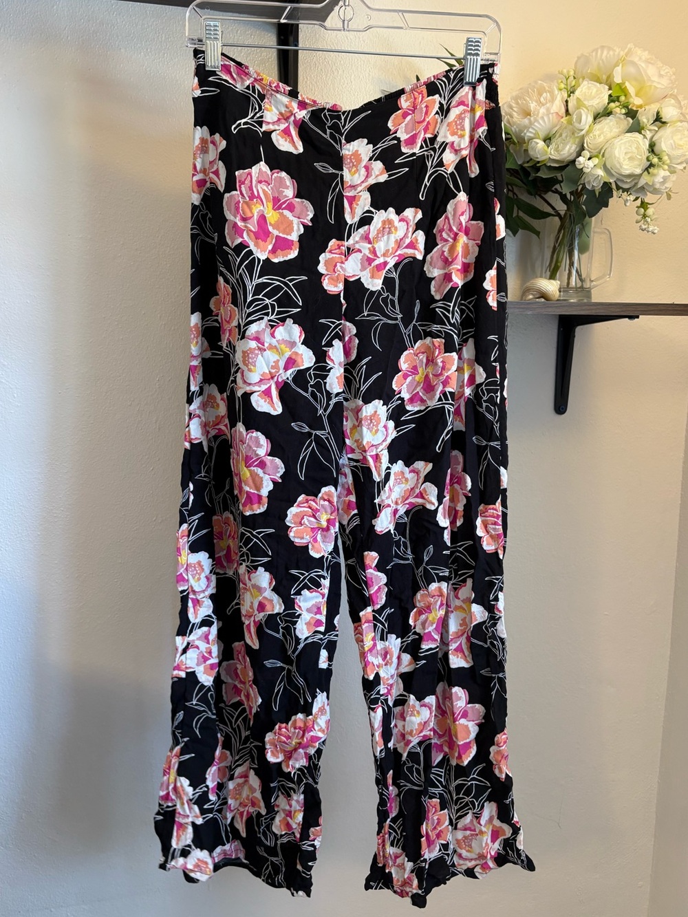 Roxy Black And Pink Floral Boho Flowy Beach Pants With Elastic Waist Size Medium - Picture 2 of 7